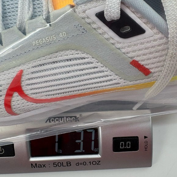 Nike Pegasus 40 Women's sz 10 White Road Running Shoes - Picture 10 of 10